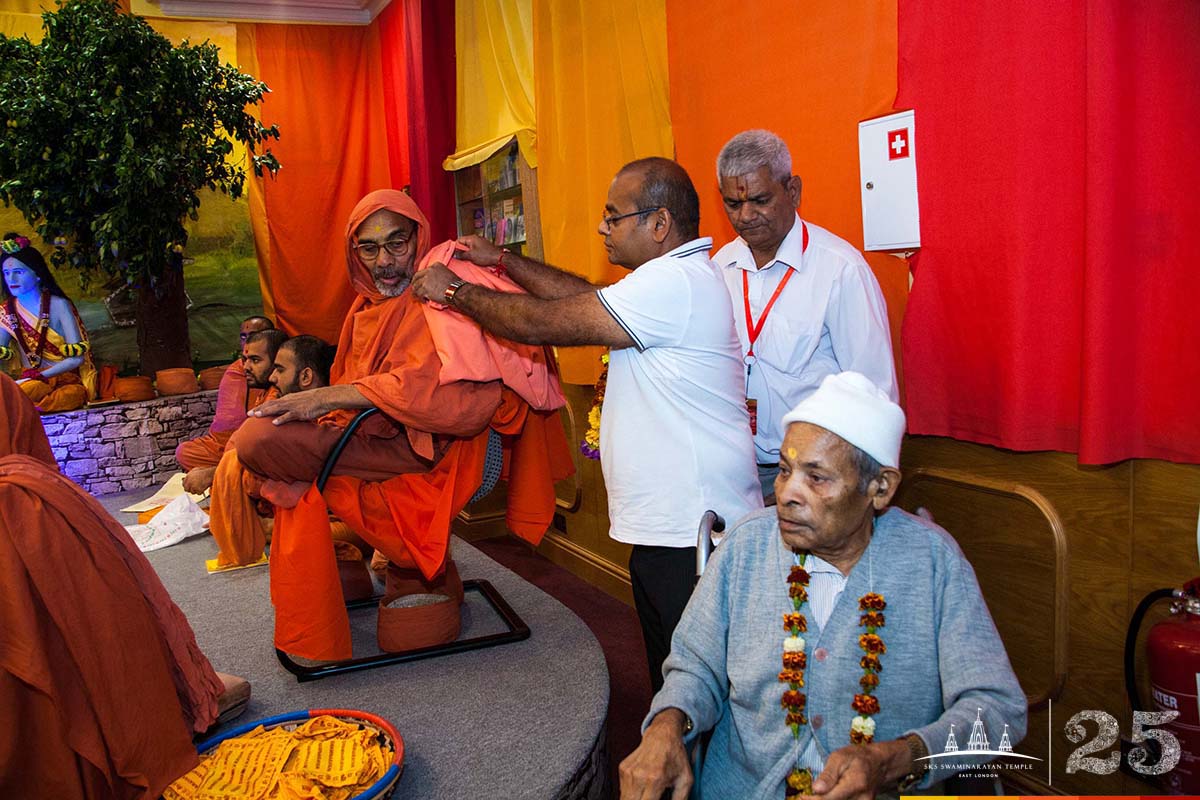 ©1987-2017 SKS Swaminarayan Temple East London